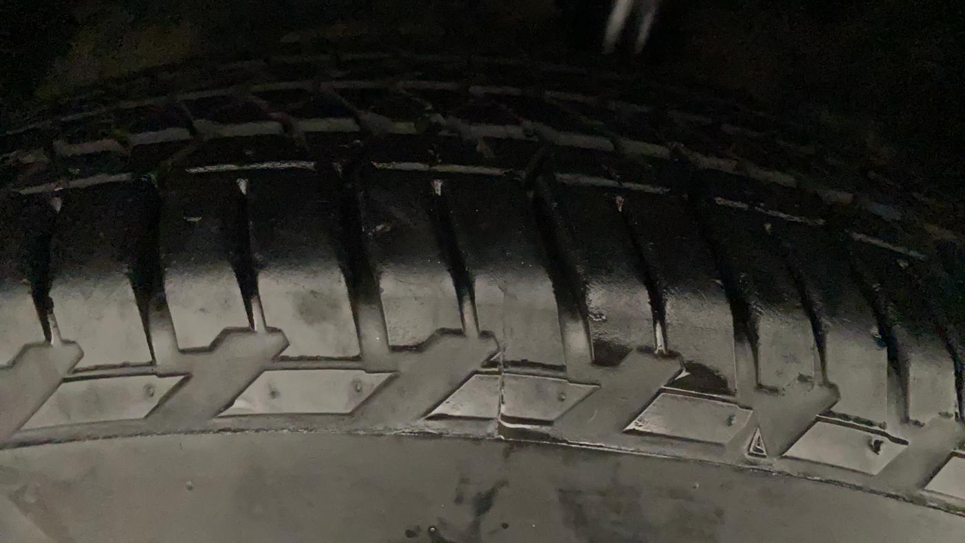 2018 Mahindra XUV500 W11, Diesel, Manual, 1,19,911 km, Right Rear Tyre Tread