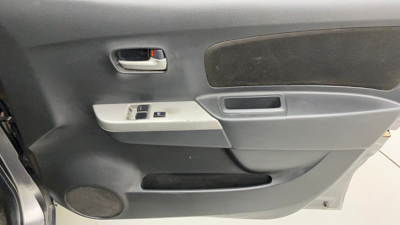 2012 Maruti Wagon R 1.0 LXI, Petrol, Manual, 67,164 km, Driver Side Door Panels Control