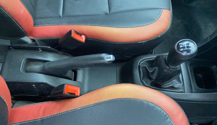 2017 Maruti Swift VXI, Petrol, Manual, 96,277 km, Gear Lever