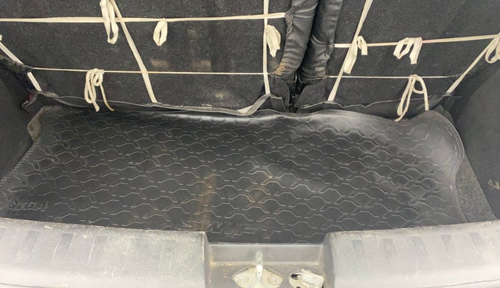 2017 Maruti Swift VXI, Petrol, Manual, 96,277 km, Boot Inside