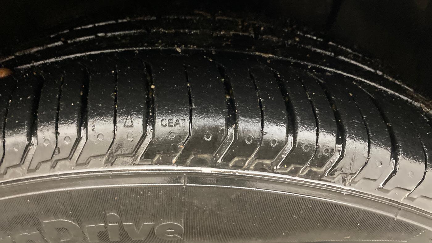 2023 Hyundai Verna SX 1.5 l MPI, Petrol, Manual, 28,498 km, Right Front Tyre Tread