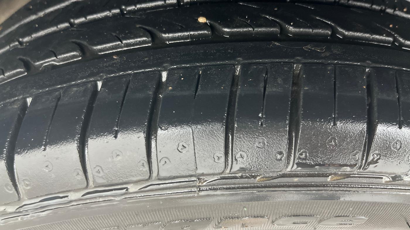 2017 Maruti Ciaz ALPHA  AT 1.4  PETROL, Petrol, Automatic, 26,512 km, Right Rear Tyre Tread