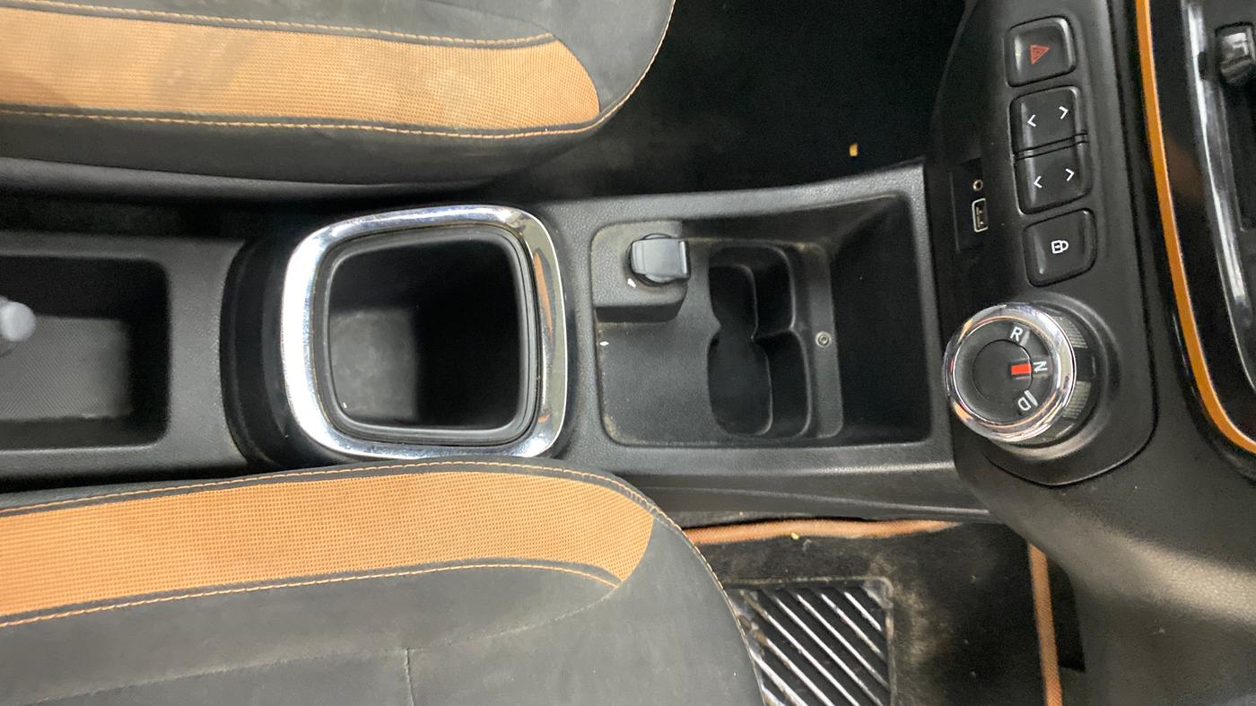 2019 Renault Kwid CLIMBER 1.0 AMT, Petrol, Automatic, 30,892 km, Gear Lever