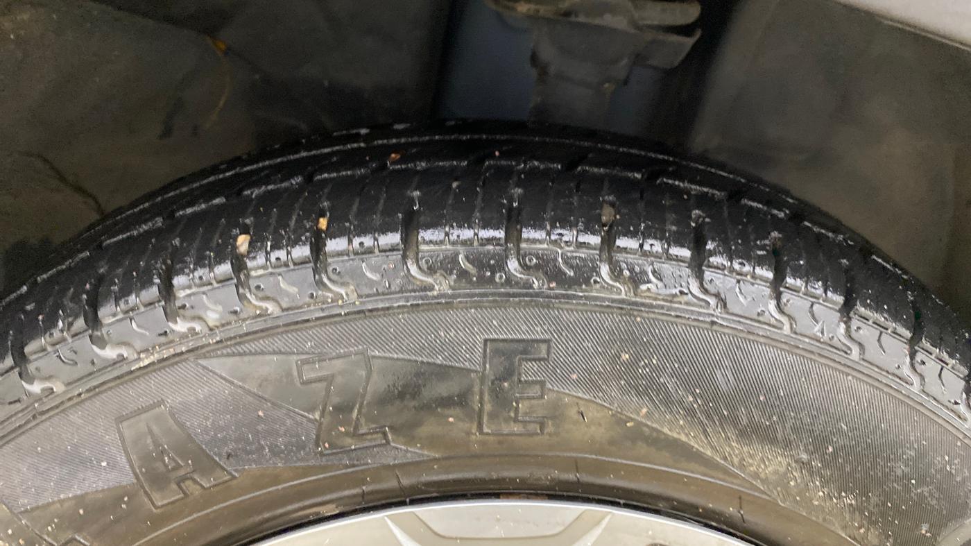 2019 Renault Kwid CLIMBER 1.0 AMT, Petrol, Automatic, 30,892 km, Right Front Tyre Tread