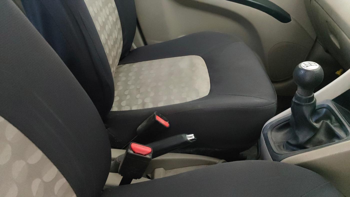 2014 Maruti Celerio VXI, Petrol, Manual, 1,27,819 km, Gear Lever