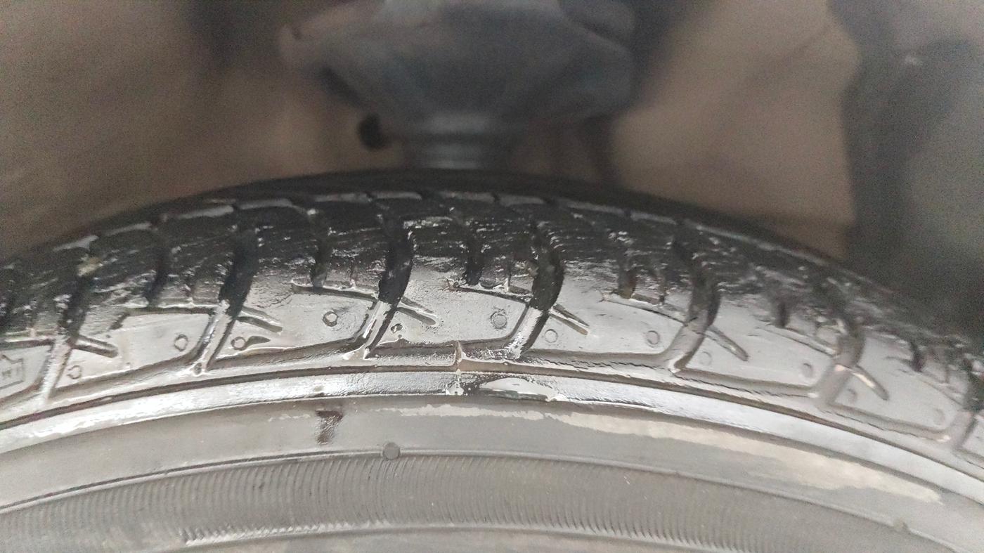 2014 Maruti Celerio VXI, Petrol, Manual, 1,27,819 km, Right Front Tyre Tread