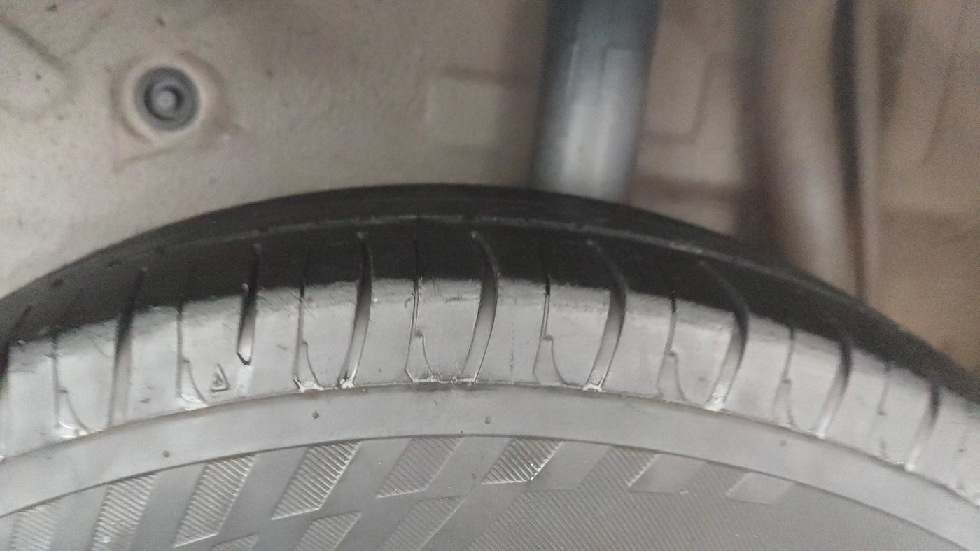 2014 Maruti Celerio VXI, Petrol, Manual, 1,27,819 km, Left Rear Tyre Tread