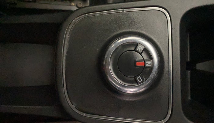 2021 Renault Kwid RXT 1.0 AMT (O), Petrol, Automatic, 58,532 km, Gear Lever