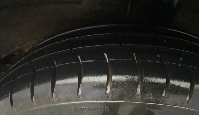 2021 Renault Kwid RXT 1.0 AMT (O), Petrol, Automatic, 58,532 km, Left Rear Tyre Tread