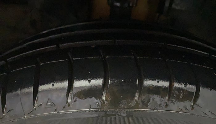 2021 Renault Kwid RXT 1.0 AMT (O), Petrol, Automatic, 58,532 km, Right Front Tyre Tread