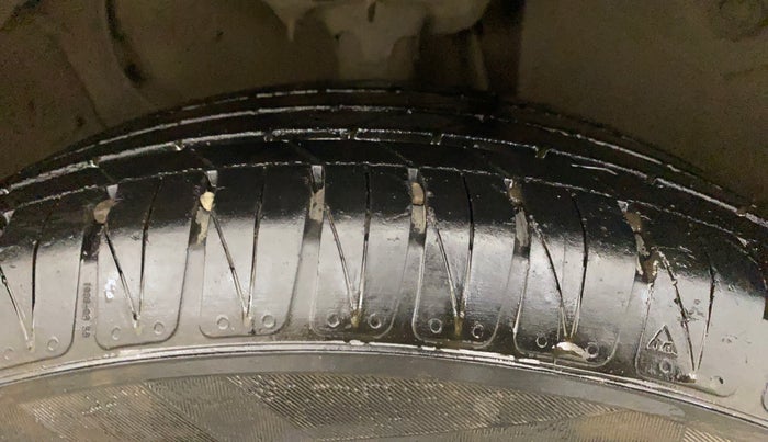 2021 KIA SONET HTX 1.0 IMT, Petrol, Manual, 40,355 km, Right Front Tyre Tread