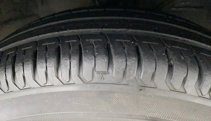 2017 Maruti Dzire VXI, Petrol, Manual, 12,360 km, Right Front Tyre Tread