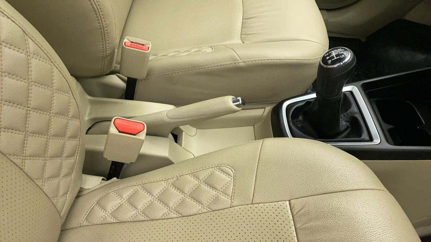 2017 Maruti Dzire VXI, Petrol, Manual, 12,360 km, Gear Lever