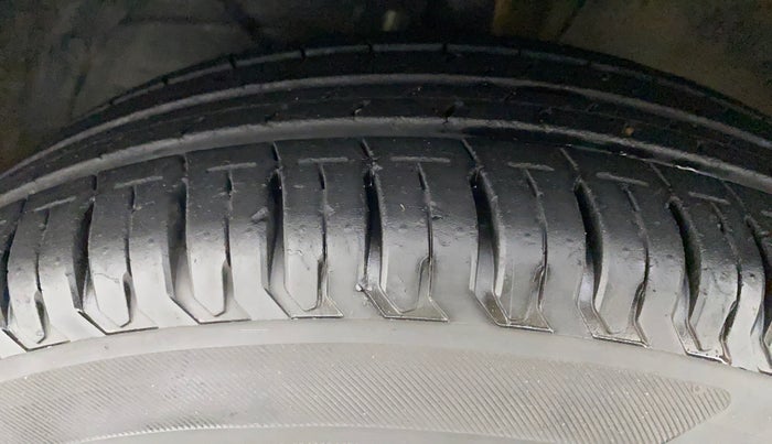 2017 Maruti Dzire VXI, Petrol, Manual, 12,360 km, Left Front Tyre Tread