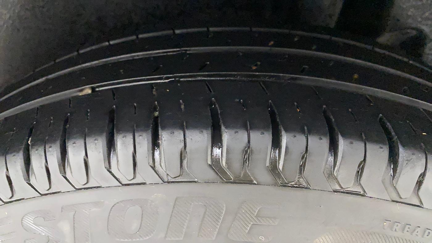 2017 Maruti Dzire VXI, Petrol, Manual, 12,360 km, Left Rear Tyre Tread