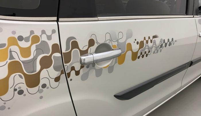 2016 Maruti Ertiga VDI SHVS, Diesel, Manual, 1,11,098 km, Right rear door - Graphic sticker