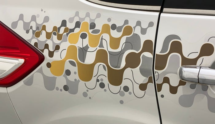 2016 Maruti Ertiga VDI SHVS, Diesel, Manual, 1,11,098 km, Right quarter panel - Graphic sticker