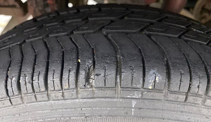 2010 Maruti Zen Estilo LXI, Petrol, Manual, 25,835 km, Right Rear Tyre Tread