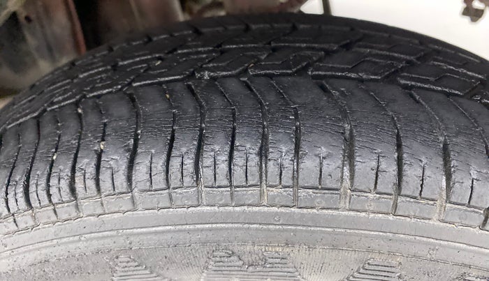 2010 Maruti Zen Estilo LXI, Petrol, Manual, 25,835 km, Left Rear Tyre Tread