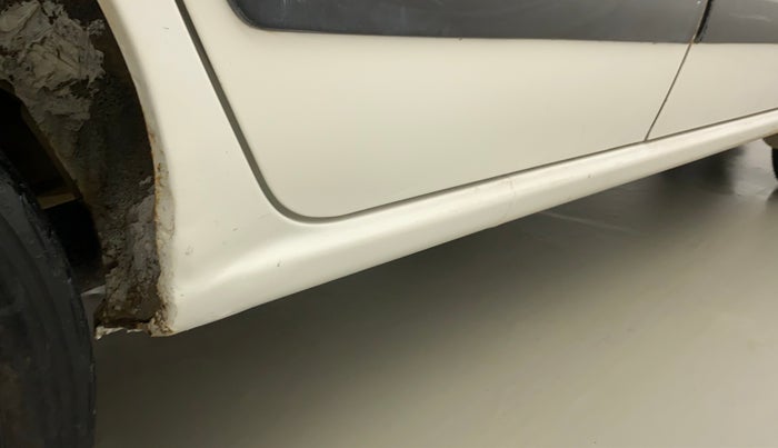 2014 Hyundai Santro Xing GLS, Petrol, Manual, 76,161 km, Right running board - Slightly rusted