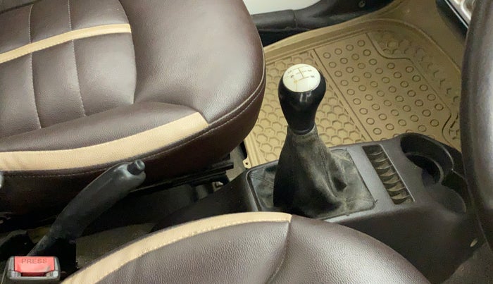 2014 Hyundai Santro Xing GLS, Petrol, Manual, 76,161 km, Gear lever - Boot cover slightly torn