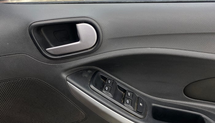 2017 Ford New Figo TITANIUM1.5 DIESEL, Diesel, Manual, 99,258 km, Driver Side Door Panels Control