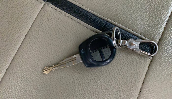 2014 Maruti Swift Dzire VXI, Petrol, Manual, 87,291 km, Key Close Up