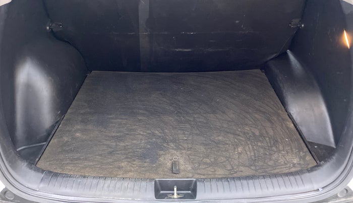 2019 Hyundai Creta 1.4 E PLUS CRDI, Diesel, Manual, 65,257 km, Boot Inside