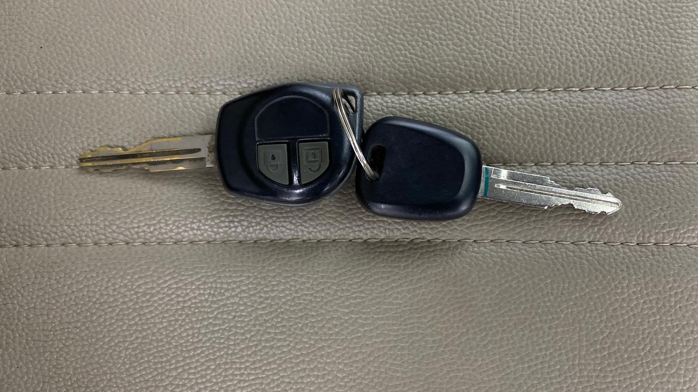 2016 Maruti Alto K10 VXI, Petrol, Manual, 47,586 km, Key Close Up