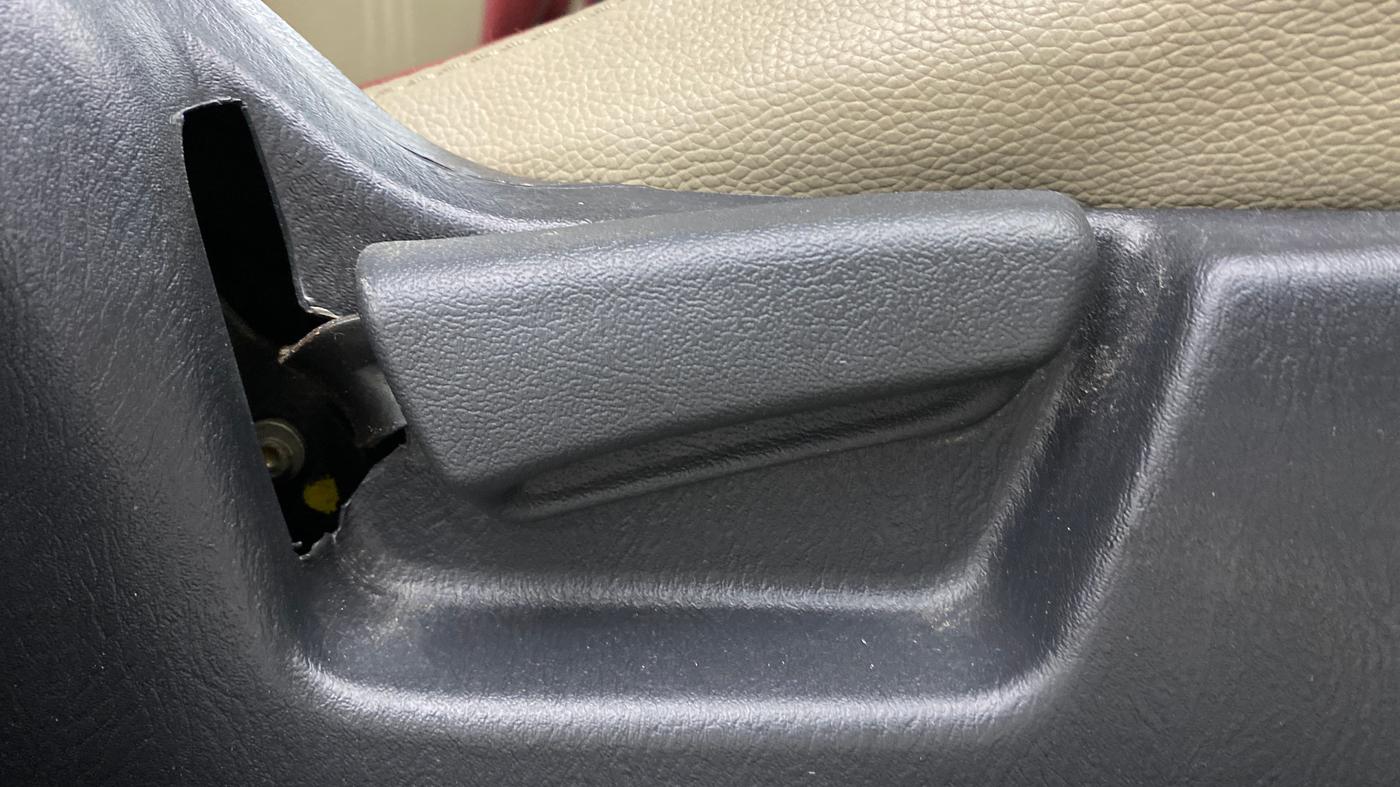 2016 Maruti Alto K10 VXI, Petrol, Manual, 47,586 km, Driver Side Adjustment Panel