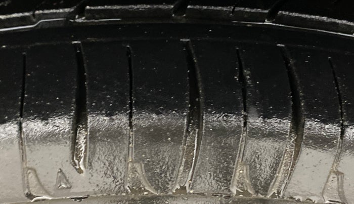 2016 Maruti Alto K10 VXI, Petrol, Manual, 47,586 km, Left Front Tyre Tread