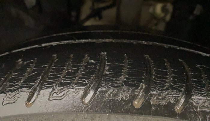 2020 Tata ALTROZ XM PLUS PETROL, Petrol, Manual, 77,454 km, Left Front Tyre Tread