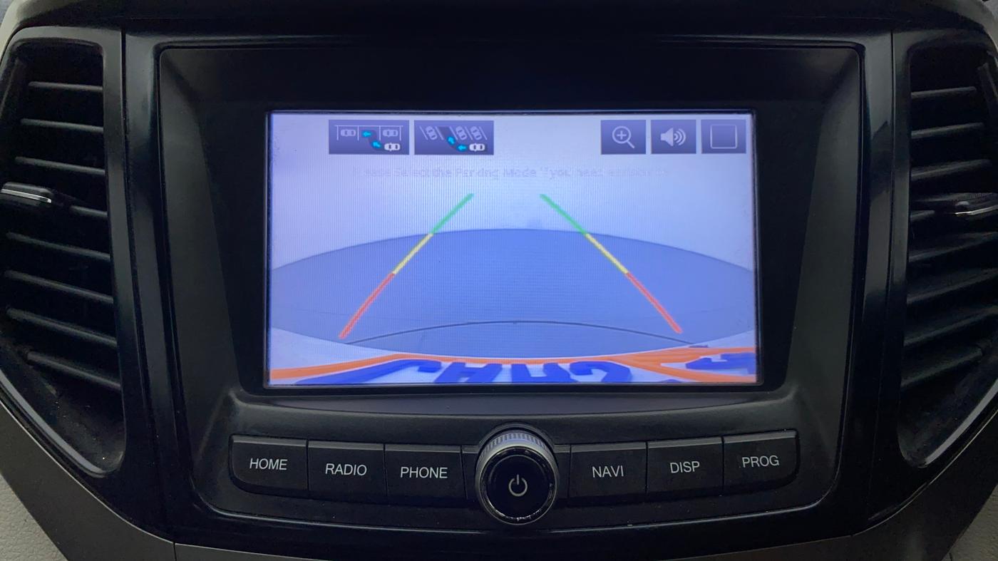 2019 Mahindra XUV300 W8 1.5 DIESEL, CNG, Manual, 71,169 km, Parking Camera