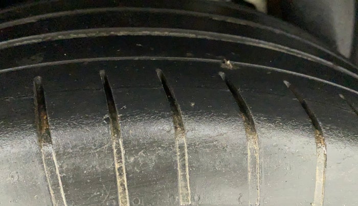 2019 Mahindra XUV300 W8 1.5 DIESEL, Diesel, Manual, 71,169 km, Right Rear Tyre Tread
