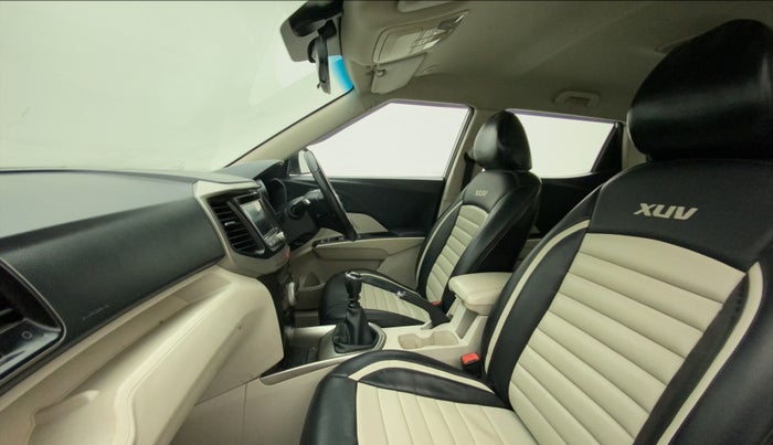 2019 Mahindra XUV300 W8 1.5 DIESEL, Diesel, Manual, 71,169 km, Right Side Front Door Cabin