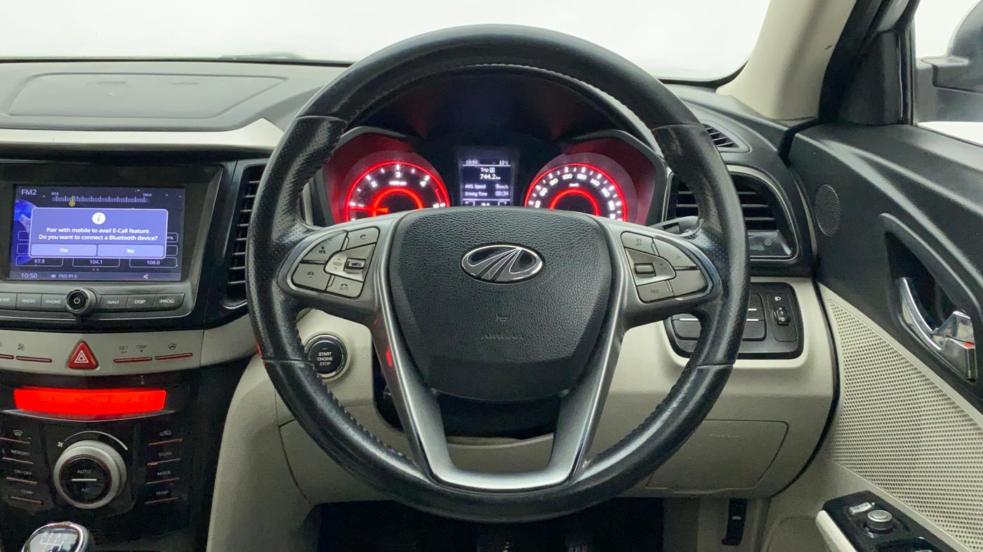 2019 Mahindra XUV300 W8 1.5 DIESEL, CNG, Manual, 71,169 km, Steering Wheel Close Up