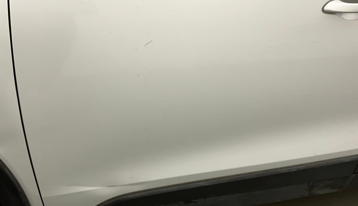 2019 Mahindra XUV300 W8 1.5 DIESEL, Diesel, Manual, 71,169 km, Front passenger door - Minor scratches