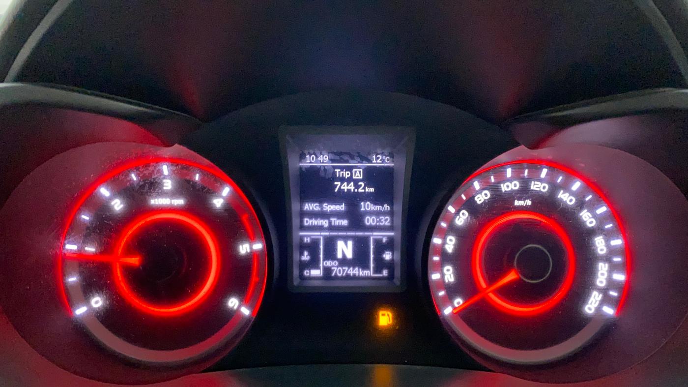 2019 Mahindra XUV300 W8 1.5 DIESEL, CNG, Manual, 71,169 km, Odometer Image