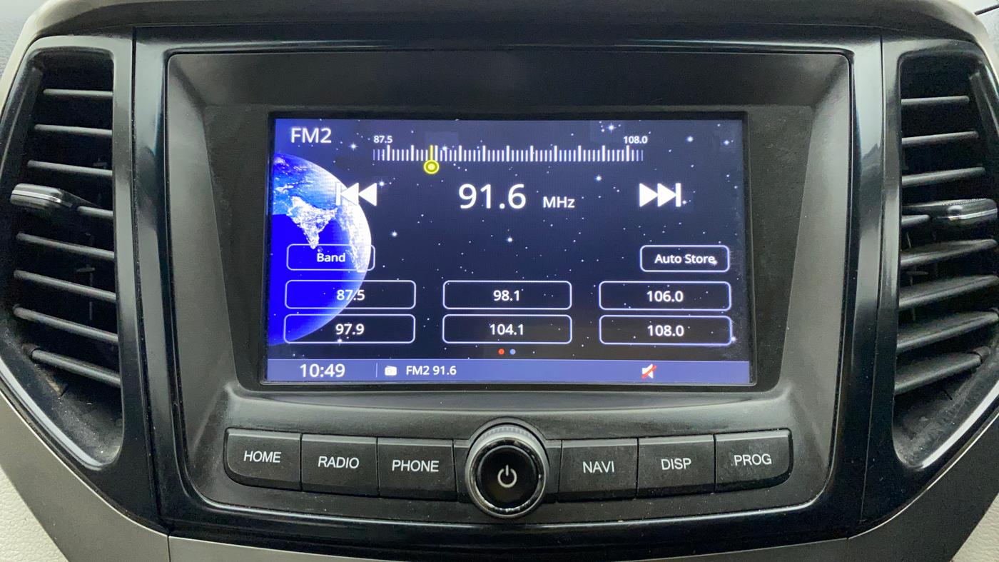 2019 Mahindra XUV300 W8 1.5 DIESEL, CNG, Manual, 71,169 km, Infotainment System