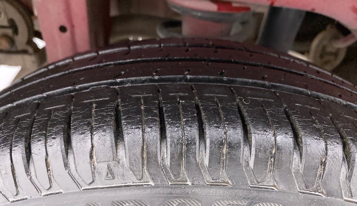 2010 Maruti Zen Estilo LXI, Petrol, Manual, 90,927 km, Right Rear Tyre Tread