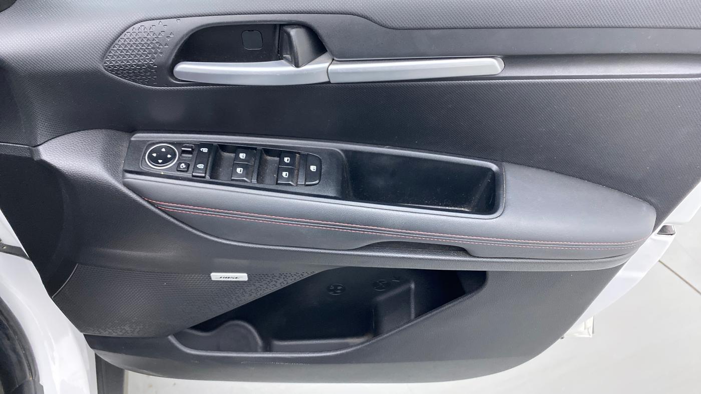 2021 KIA SONET GTX + 1.0 IMT, Petrol, Manual, 13,697 km, Driver Side Door Panels Control