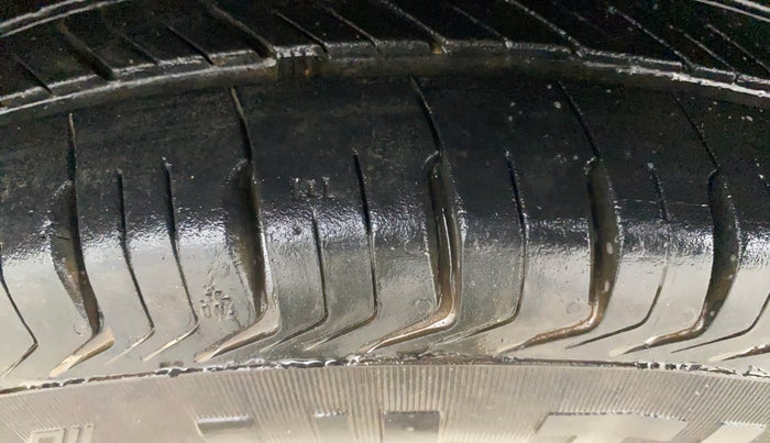 2018 Renault Kwid RXL, Petrol, Manual, 71,684 km, Left Front Tyre Tread