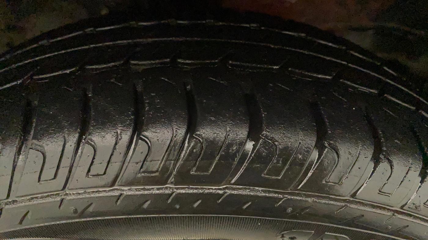 2012 Maruti Wagon R 1.0 VXI, Petrol, Manual, 43,540 km, Right Front Tyre Tread