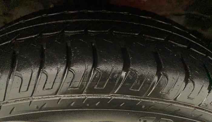 2012 Maruti Wagon R 1.0 VXI, Petrol, Manual, 43,540 km, Right Front Tyre Tread