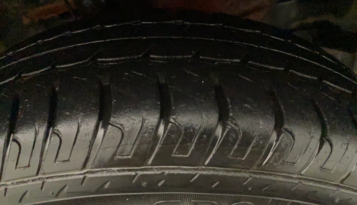 2012 Maruti Wagon R 1.0 VXI, Petrol, Manual, 43,540 km, Left Front Tyre Tread