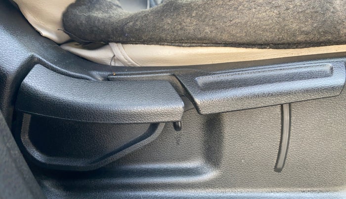 2020 Hyundai VENUE SX 1.0 TURBO, Petrol, Manual, 32,411 km, Driver Side Adjustment Panel