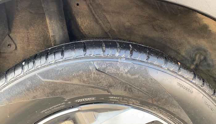 2020 Hyundai VENUE SX 1.0 TURBO, Petrol, Manual, 32,411 km, Right Rear Tyre Tread