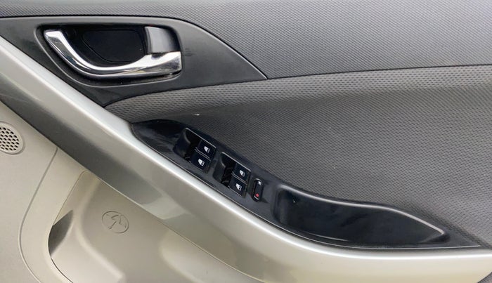 2018 Tata NEXON XZA PLUS DIESEL, Diesel, Automatic, 80,316 km, Driver Side Door Panels Control