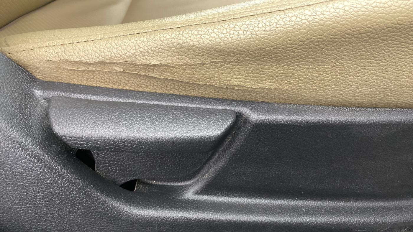 2017 Hyundai Eon ERA PLUS, Petrol, Manual, Driver Side Adjustment Panel