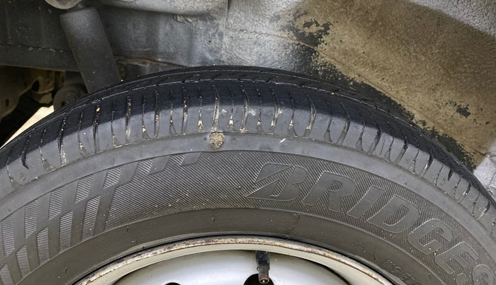 2013 Maruti Wagon R 1.0 LXI CNG, CNG, Manual, 63,165 km, Right Rear Tyre Tread